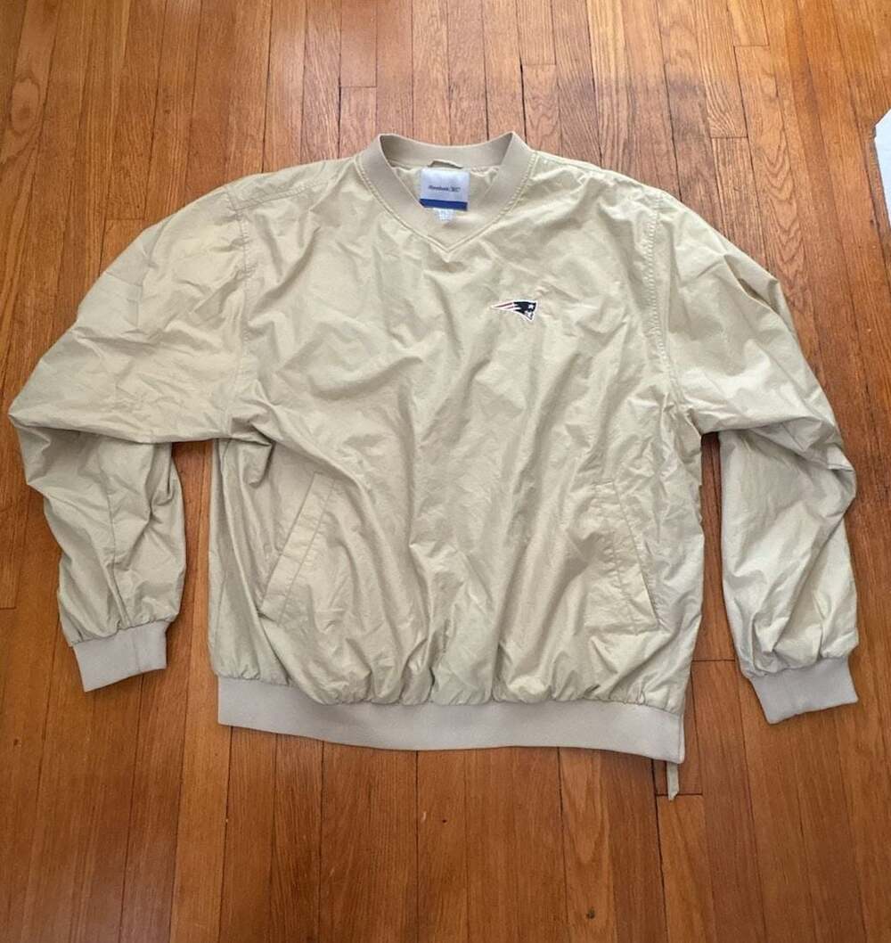 Reebok New England Patriots NFL V-Neck Pullover Windbreaker Jacket Beige